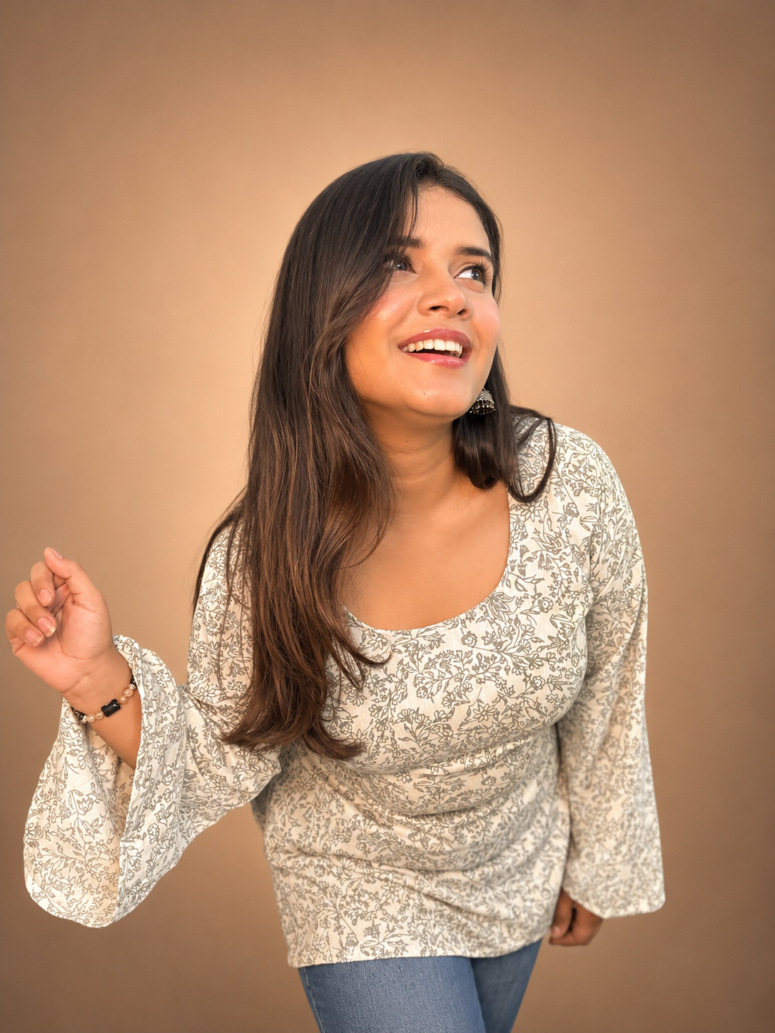 Saanvi- White Bell Sleeves Corset Back Kurti
